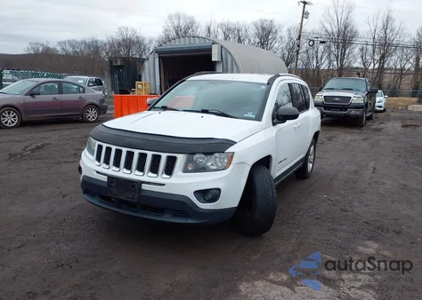 2014 Jeep Compass Sport z USA, uszkodzony, nr VIN 1C4NJDBB0ED621781